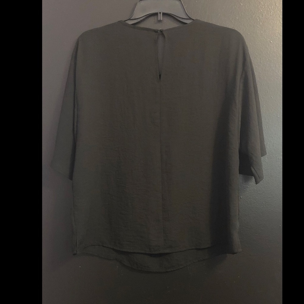 Vince Camuto Black Short-Sleeve Tie-Detail Blouse - Picture 2 of 4